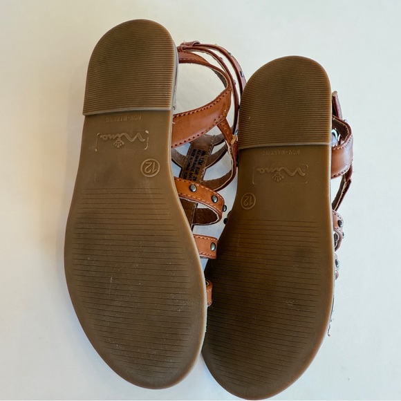 Nina Edie Gladiator Sandals Tan Studded | Girls Size 12 - Picture 6 of 6